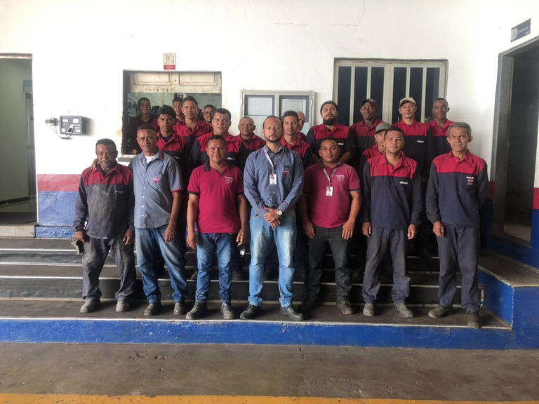 Equipe técnica Pavel em uma das unidades